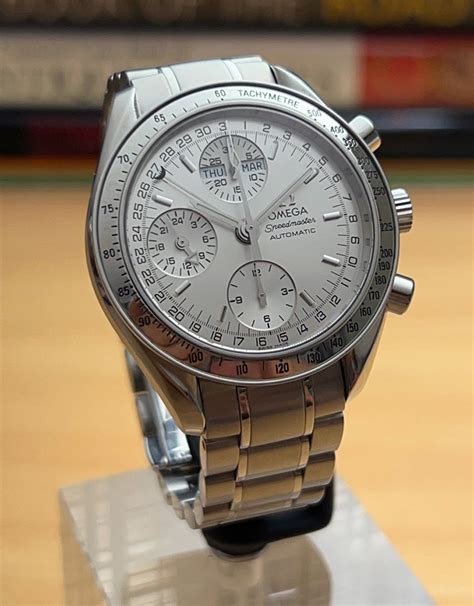 Omega Speedmaster day date month